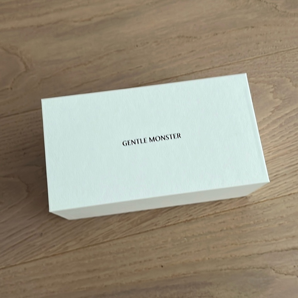 Gentle Monster White Box